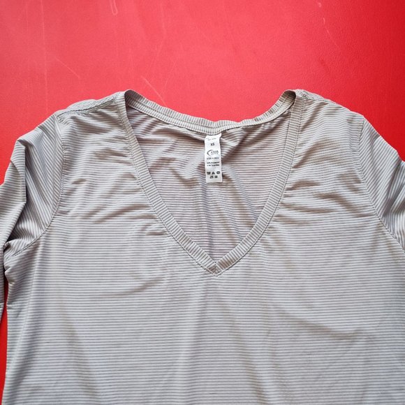 Zyia wanderer long sleeve Tee grey stretchy lightweight women's size XS - Picture 2 of 6